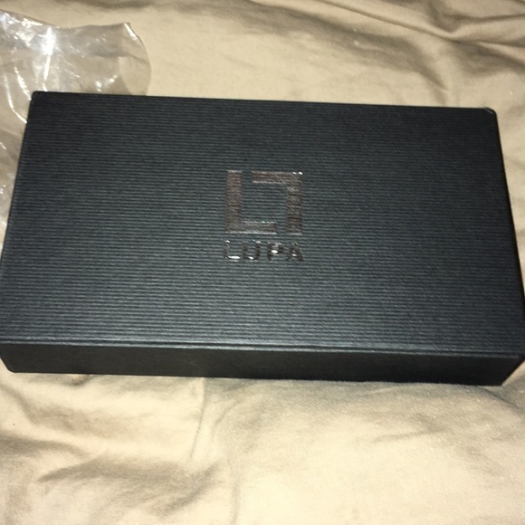 iPhone 11 purple leather wallet case - Picture 3 of 9